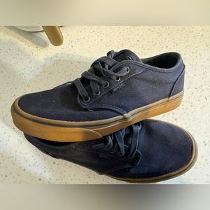 Men’s vans, size 8.